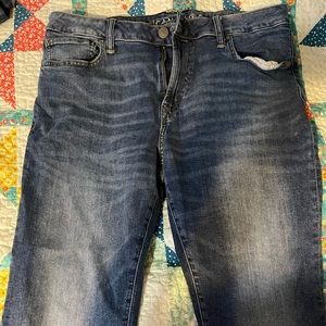 Men’s American Eagle jeans. Good used condition.